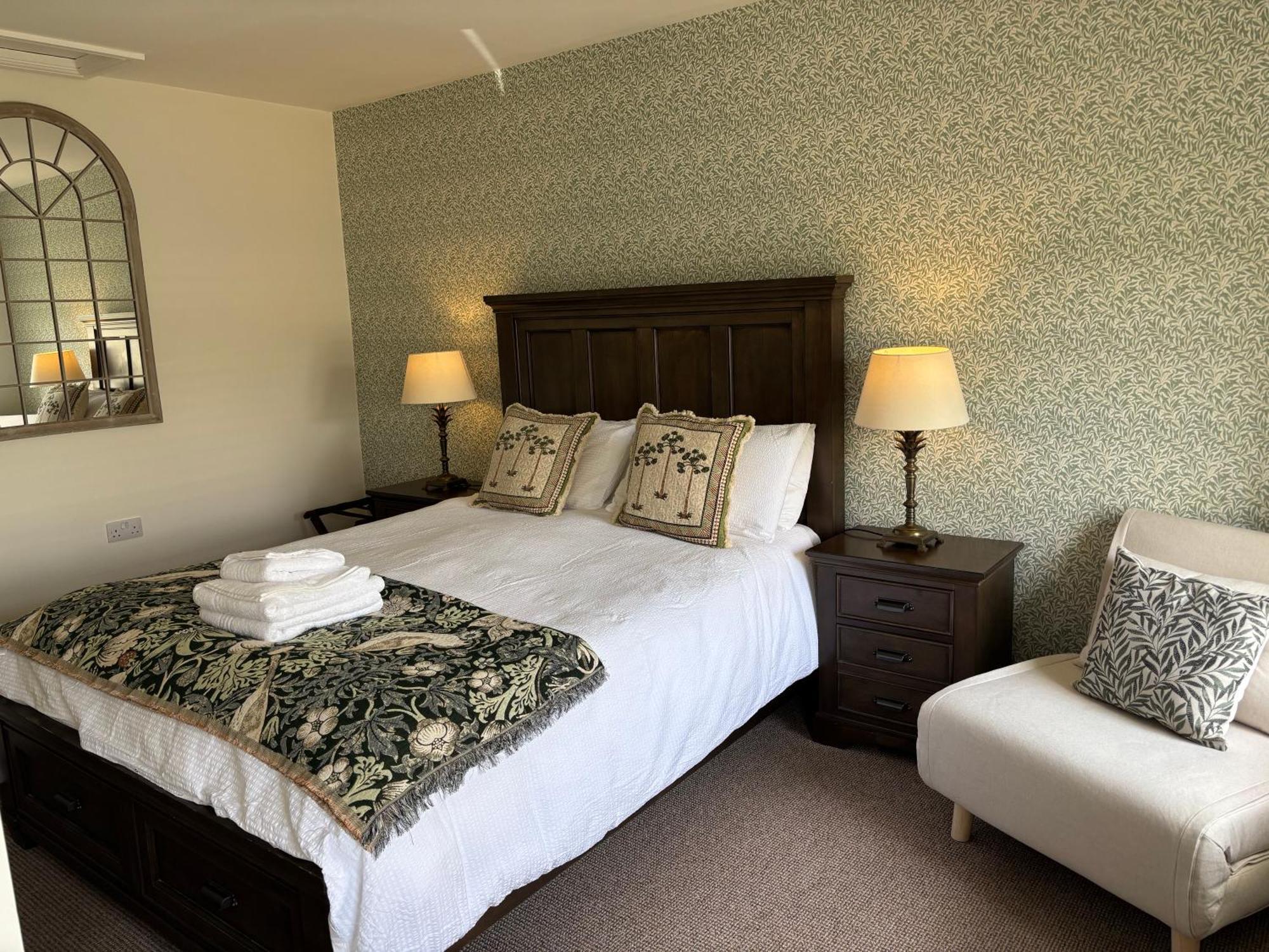Blenkinsopp Castle Inn Greenhead Eksteriør billede